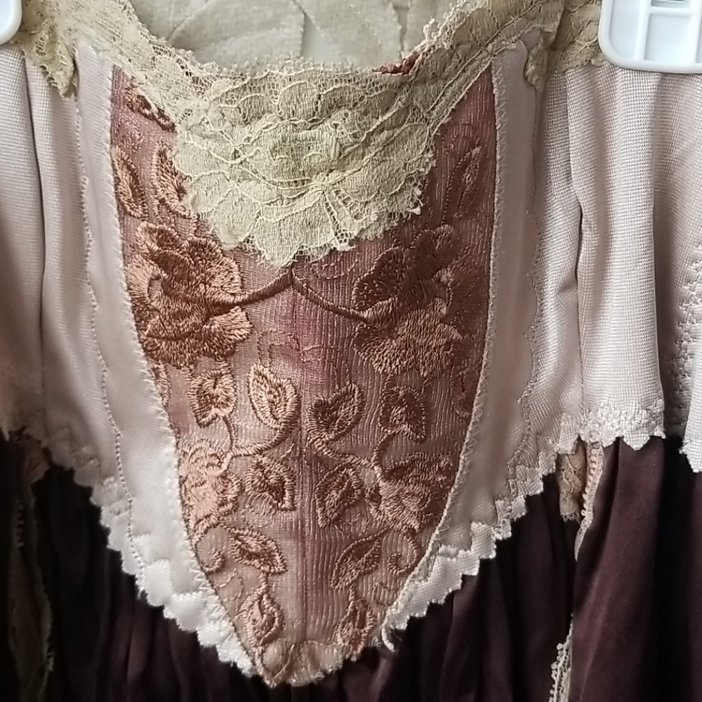 Cigana lace and satin dress - Picture 5 of 9